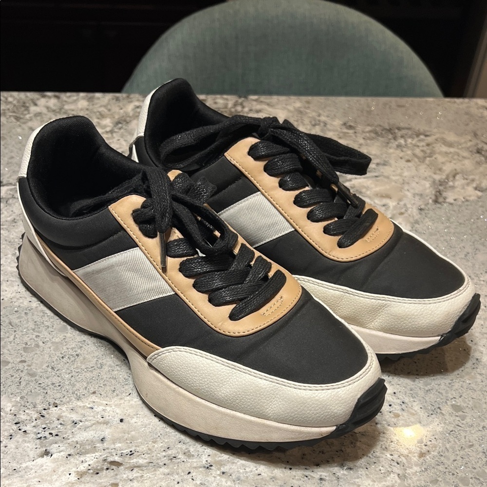 DV by Dolce Vita Black and Tan Women's Sneakers
